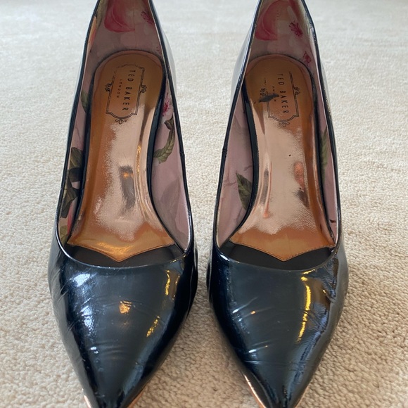 Ted baker patent pumps size 40.5. - Picture 3 of 4